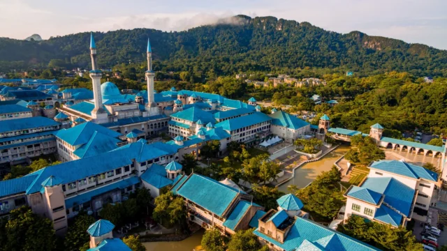 International Islamic University Malaysia (IIUM)